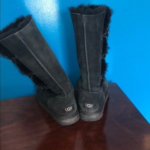 Black Uggs